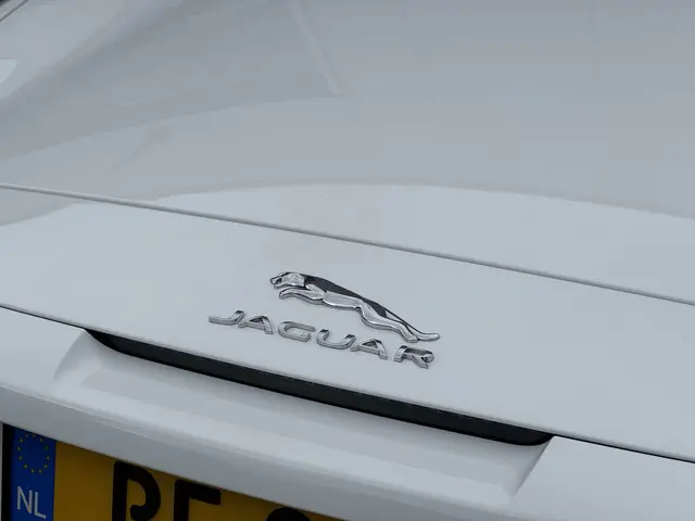 Jaguar F-Type 5.0 V8 S Convertible 2014 Benzine 19