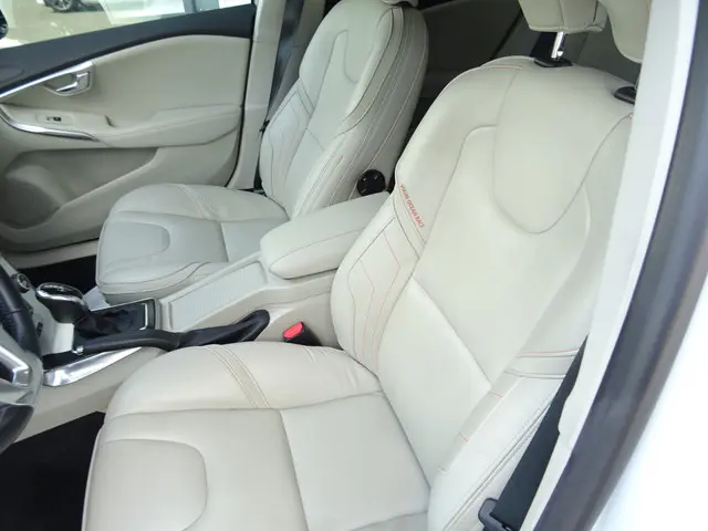 Volvo V40 1.5 T3 Ocean Race AUTOMAAT 2016 Benzine 26