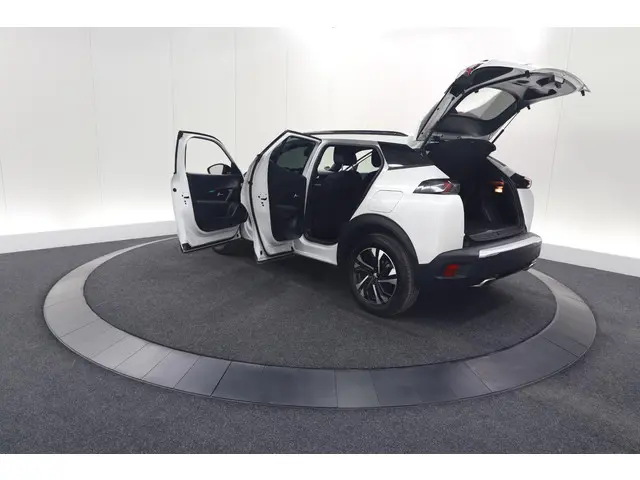 Peugeot 2008 PureTech 130 EAT8 Allure 2023 Benzine 71