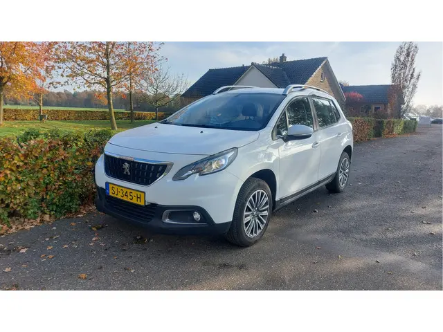 Peugeot 2008 1.2 PureTech Blue Lion 2018 Benzine
