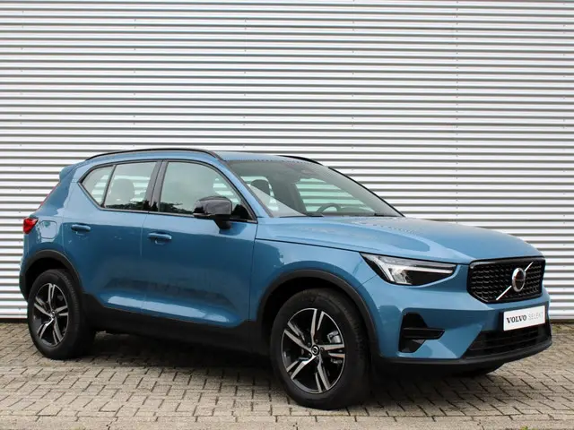 Volvo XC40 2.0 B4 Plus Dark 2025 Benzine 3