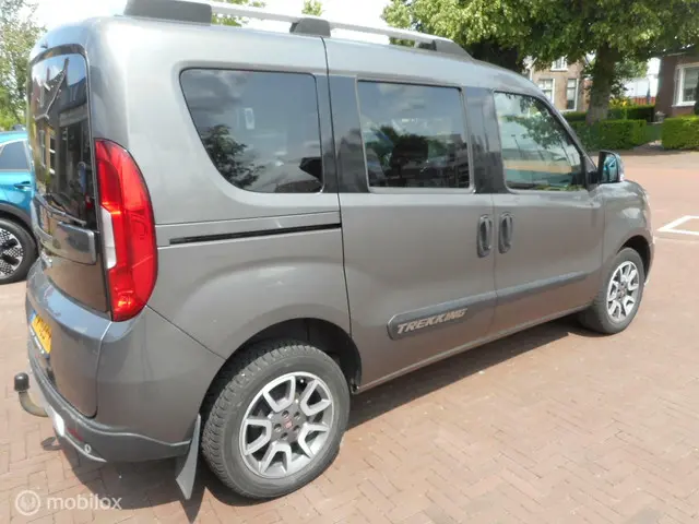 Fiat Doblò 1.6 MultiJet 16V 120 Trekking 2016 Diesel 4
