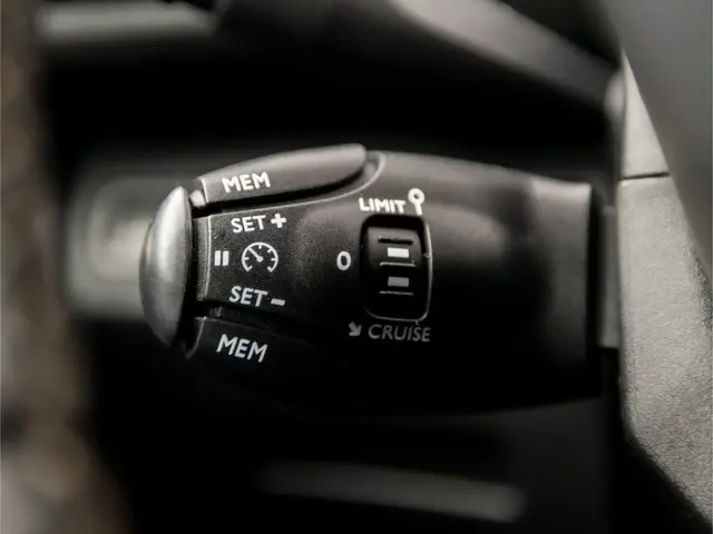 Peugeot 3008 1.2 PureTech GT Line 2018 Benzine 21