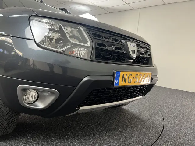 Dacia Duster 1.2 TCe 4x2 Blackshadow 2017 Benzine 31