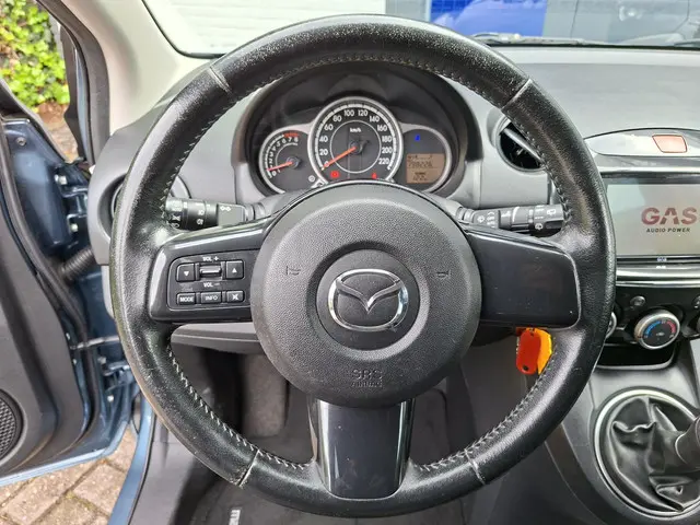 Mazda 2 1.3 Silver Edition 2014 Benzine 10