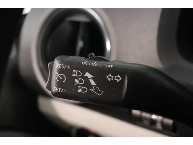 SEAT Mii 1.0 Style Intense 2020 Benzine 21