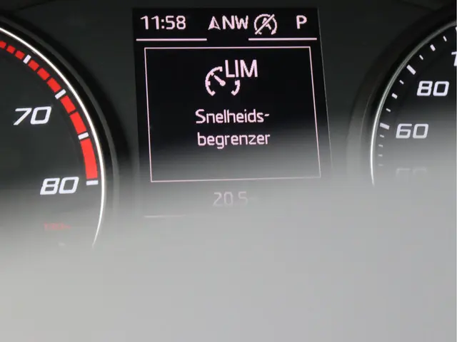 SEAT Arona 1.0 TSI Style Business Intense 2018 Benzine 34