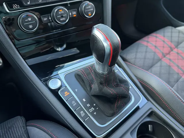 Volkswagen Golf 2.0 TSI GTI TCR 2019 Benzine 17