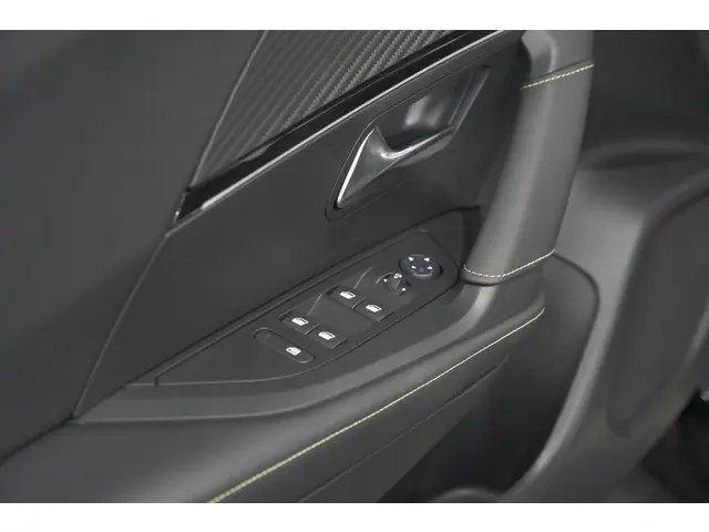 Peugeot 2008 PureTech 130 EAT8 GT 2024 Benzine 30
