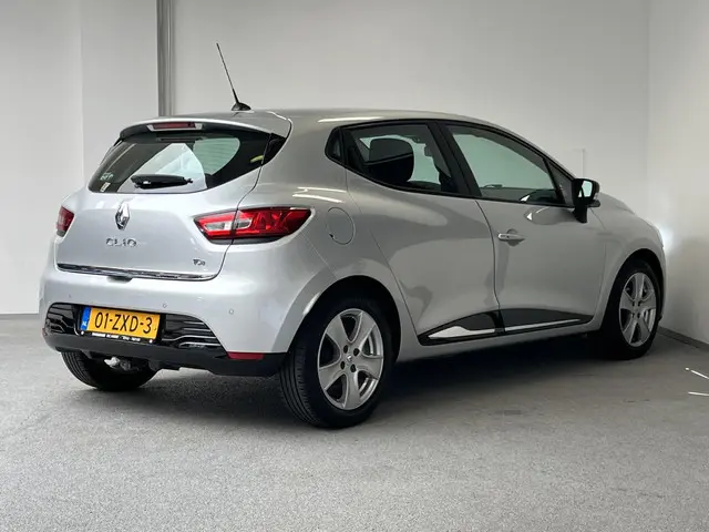 Renault Clio 0.9 TCe ECO Collection 2013 Benzine 2
