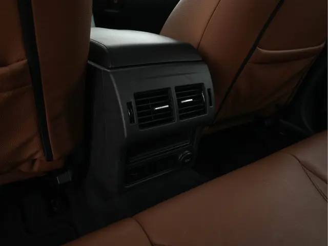 Jaguar XE 2.0 D Pure ( ⚠️ ) 2016 Diesel 21