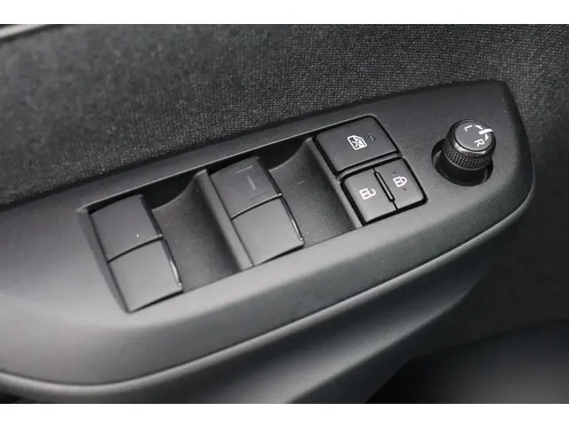 Toyota Yaris 1.5 Hybrid Dynamic 2021 Hybride Benzine 21