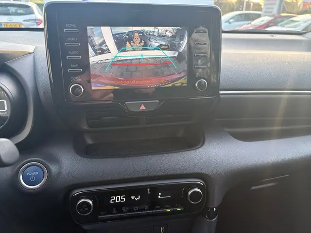 Toyota Yaris 1.5 Hybrid Dynamic 2021 Hybride Benzine 9