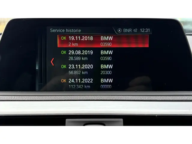 BMW 1 Serie 118i Executive 2018 Benzine 23