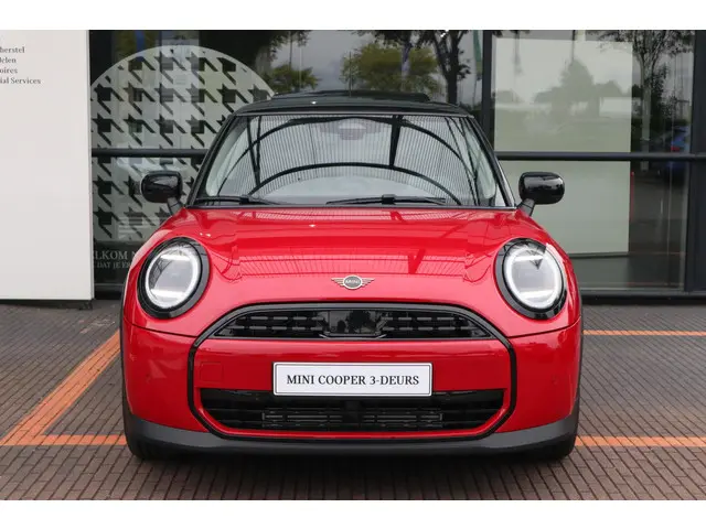 MINI 3-Deurs Cooper C 2024 Benzine 3
