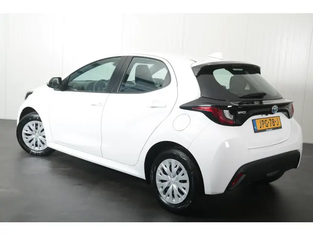 Toyota Yaris 1.5 Hybrid Active, 2021 Hybride Benzine 4