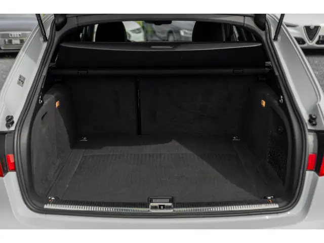 Audi A4 Avant 1.8 TFSI Pro Line S 2014 Benzine 33