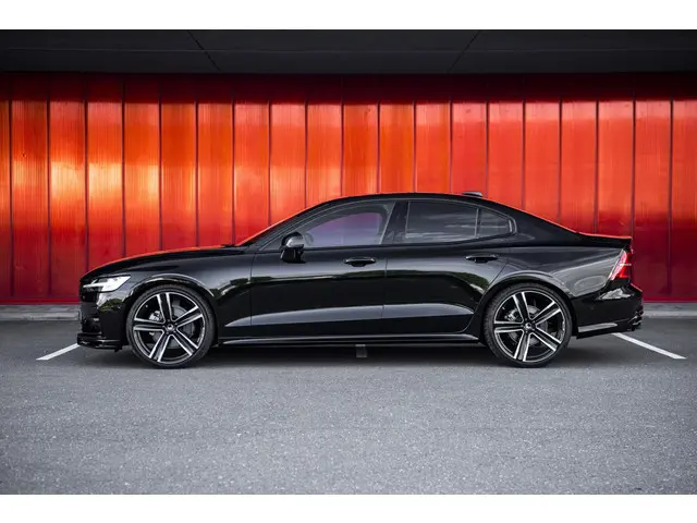 Volvo S60 2.0 B4 Ultimate Dark 2023 Benzine 5