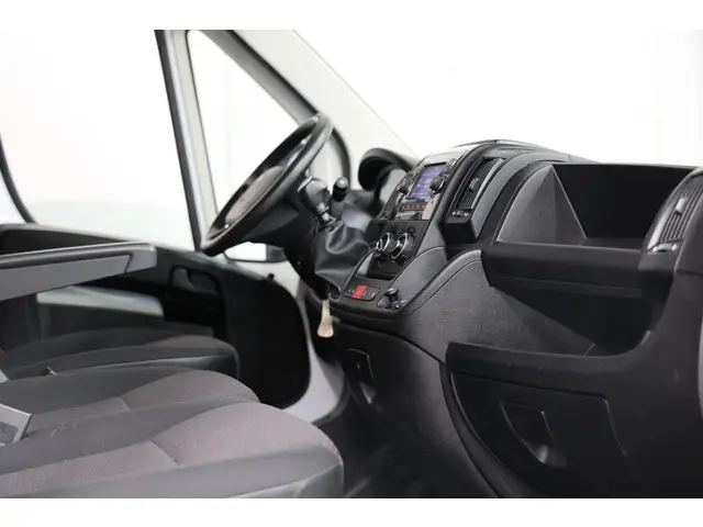 Peugeot Boxer 2.2 BlueHDi 140PK L4H3 2022 Diesel 6