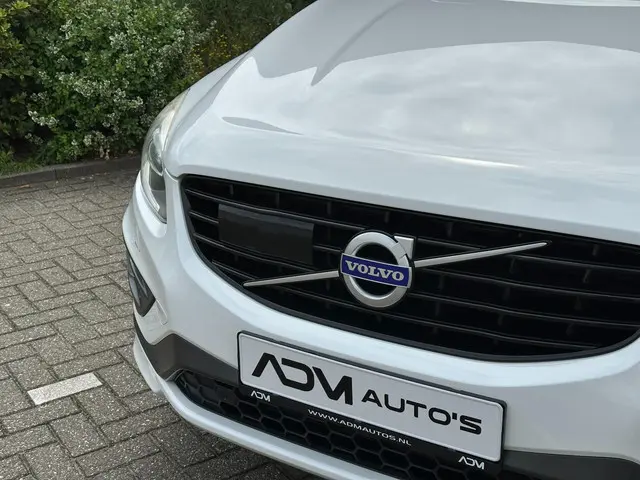 Volvo XC60 2.4 D4 R-Design AWD l ACC l PANO 2016 Diesel 20