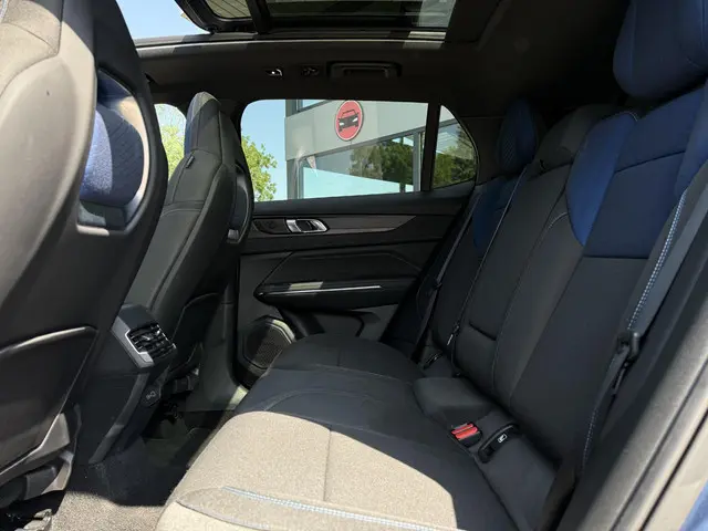 Lynk & Co 01 1.5 Aut. Hybrid 2024 Hybride Benzine 18