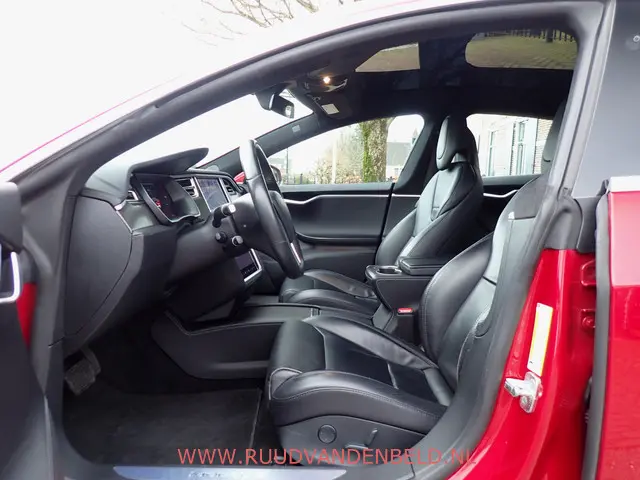 Tesla Model S 75D 2017 Elektrisch 8