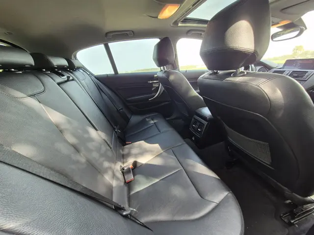 BMW 1 Serie 116i High Executive 2013 Benzine 17