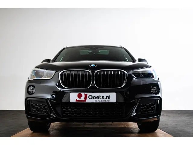 BMW X1 sDrive20i High Executive 2019 Benzine 23
