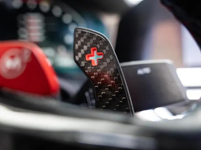 BMW M4 Cabrio Competition xDrive 2022 Benzine 31