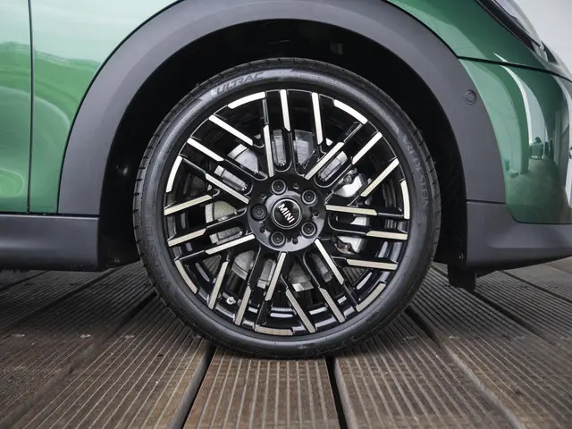 MINI 5-Deurs Cooper C 2026 Benzine 6