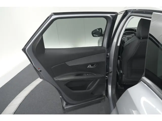 Peugeot 3008 PureTech 130 EAT8 Crossway 2020 Benzine 68