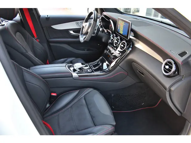 Mercedes-Benz GLC AMG 43 4MATIC 2017 Benzine 16