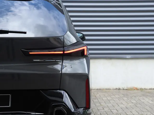 BMW XM 50e 2025 Hybride Benzine 43