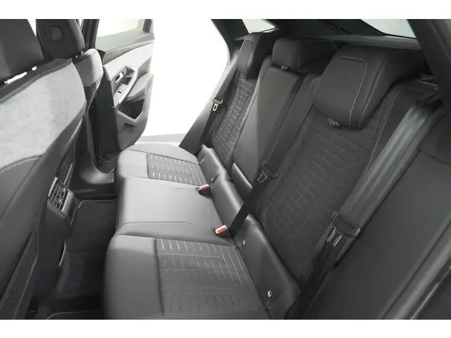 Peugeot 3008 1.2 Hybrid 136 GT 2025 Hybride Benzine 29