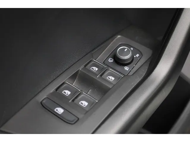 Volkswagen T-Cross 1.0 Tsi 110pk DSG R-Line 2022 Benzine 11
