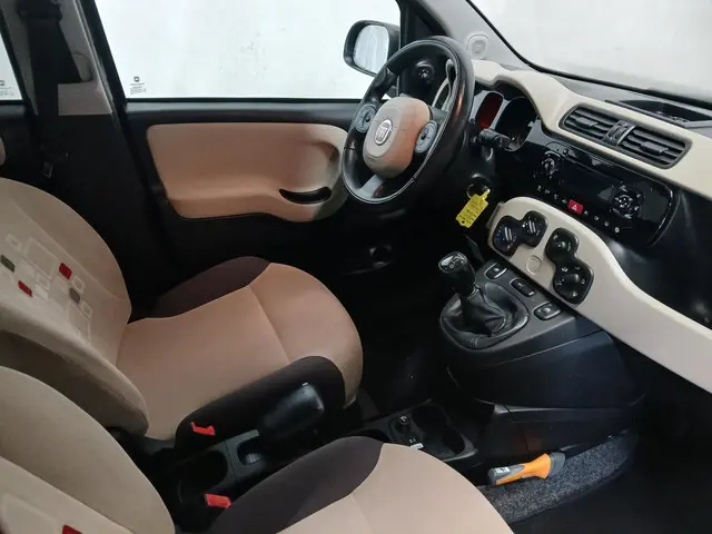 Fiat Panda 0.9 TwinAir Sempre - Schade 2013 Benzine 11