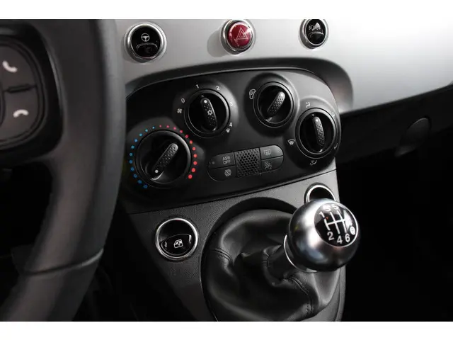Fiat 500 1.0 Hybrid Sport Connect 2022 Benzine 12