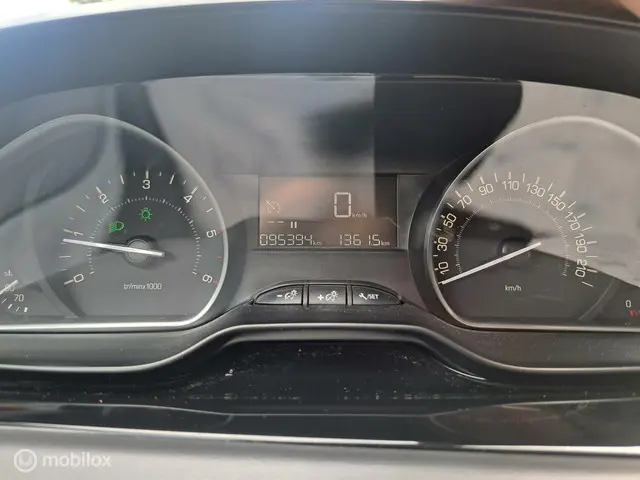 Peugeot 208 1.5 BlueHDi Blue Lease NAVI/TRKHK 2019 Diesel 12