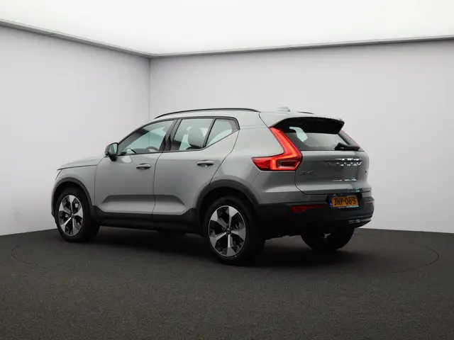 Volvo XC40 B4 197PK Plus Dark 2025 Benzine 18