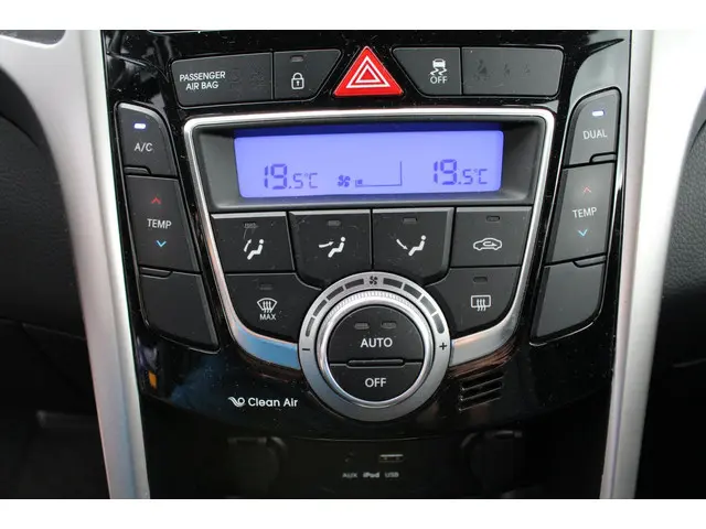 Hyundai i30 1.6 GDi Comfort 2016 Benzine 24