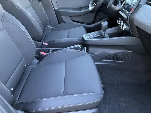 Mitsubishi Colt 1.6 HEV Intense 2026 Hybride Benzine 16