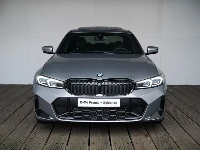 BMW 3 Serie 320i 2025 Benzine 3