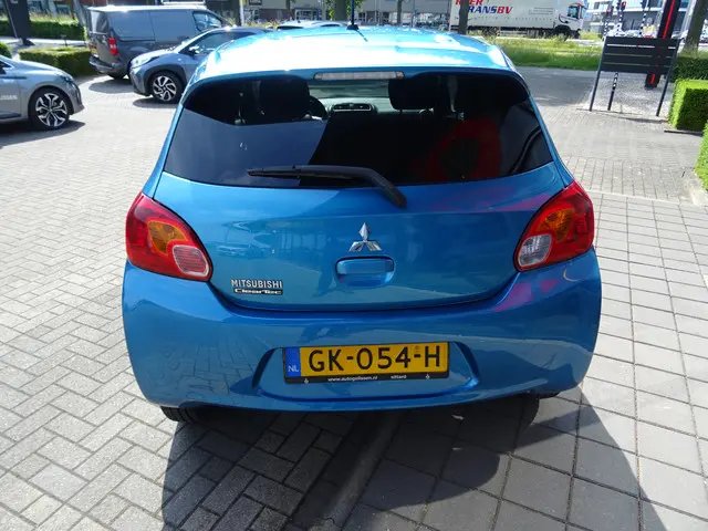 Mitsubishi Space Star 1.0 Bright 2015 Benzine 8