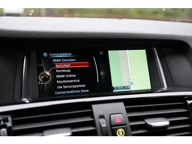 BMW X3 xDrive35i High Executive 2015 Benzine 26