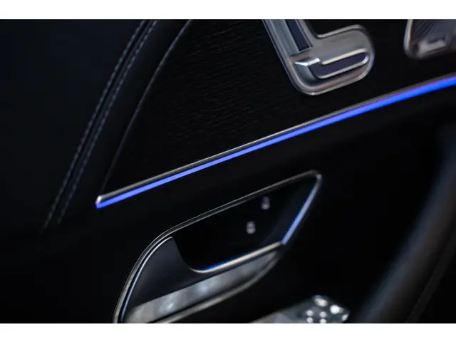 Mercedes-Benz GLE 580 Premium Plus 2022 Benzine 35