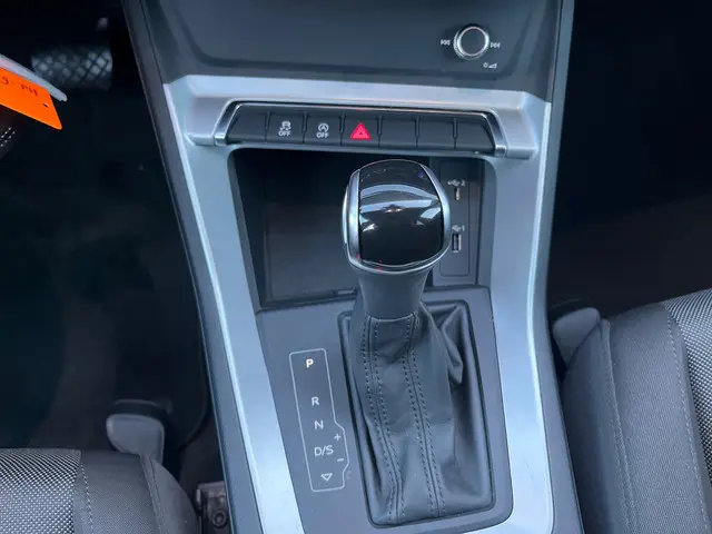 Audi Q3 35 TFSI Pro Line business 2020 Benzine 13