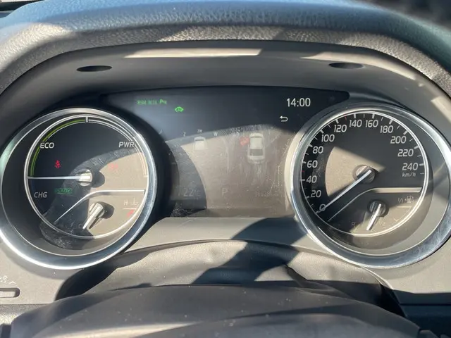 Toyota Camry 2.5 Hybrid Business + 2021 Hybride Benzine 13