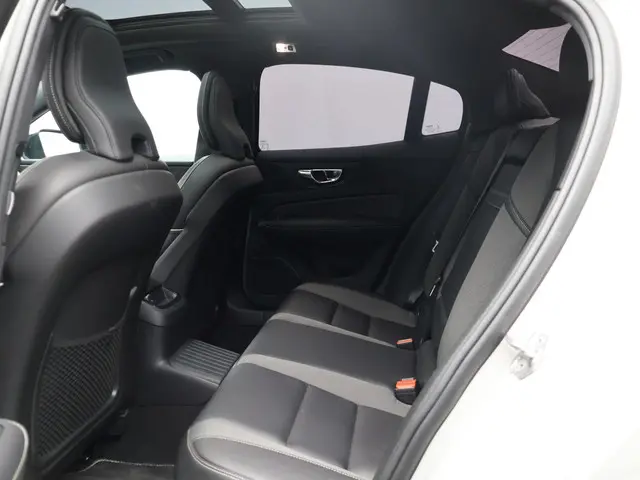 Volvo S60 Recharge T6 AWD R-Design 2021 Hybride Benzine 8