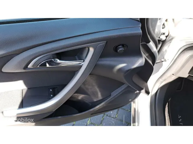 Opel Astra 1.4 Turbo Business + 2013 Benzine 21
