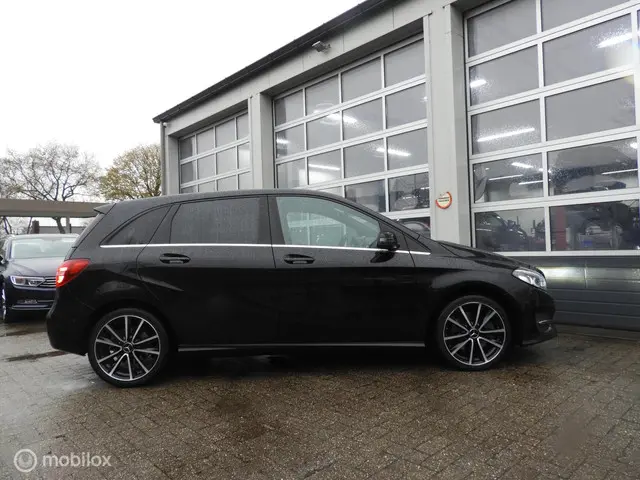 Mercedes-Benz B-Klasse 250 Prestige 2015 Benzine 4